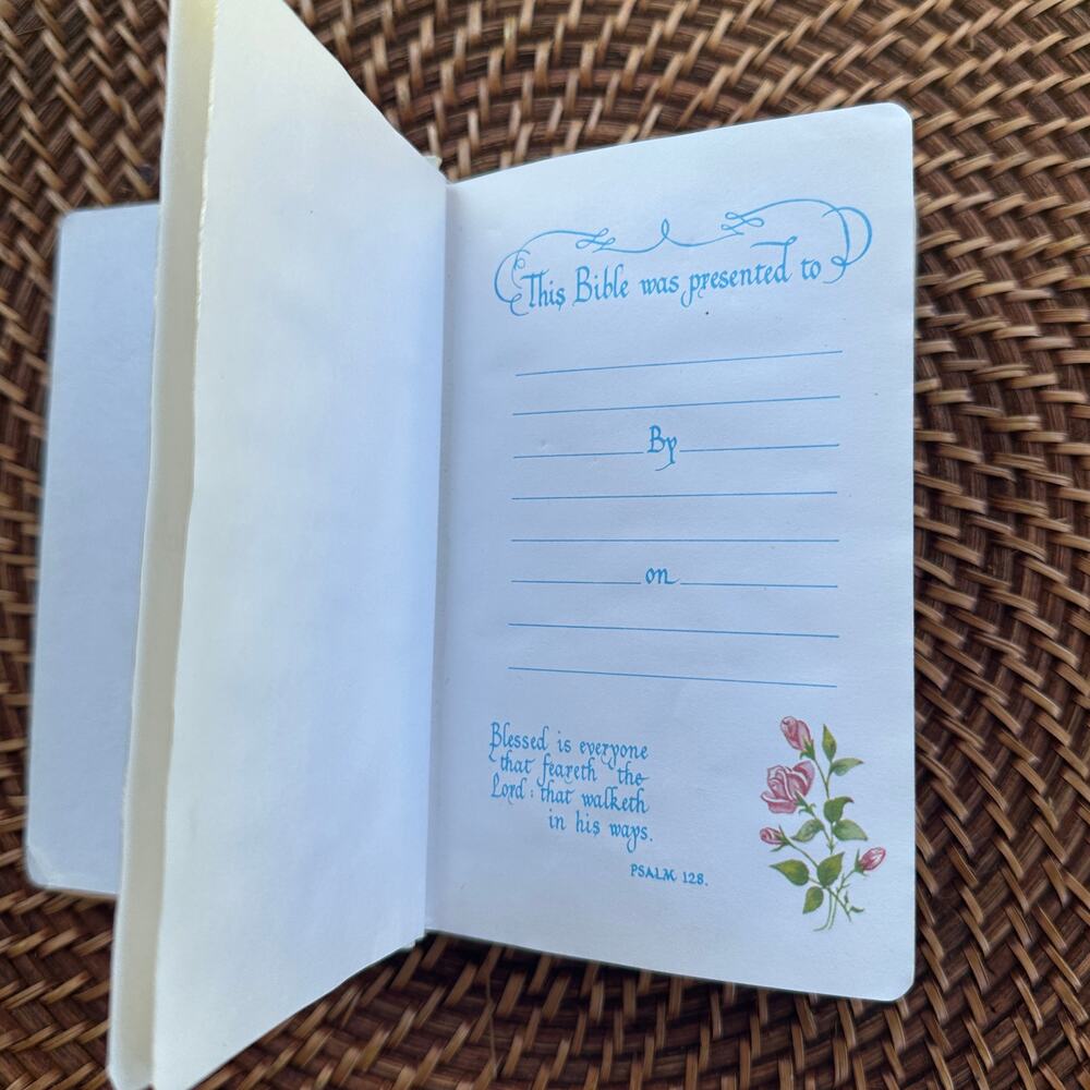 Vintage 1985 Mother-of-Pearl‎ Inlay Holy Bible – owned by Hon. Jim Wright - Picture 4 of 16